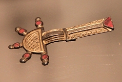 EG Raum 4 Fr&uuml;hmittelalter 02 B&uuml;gelfibel